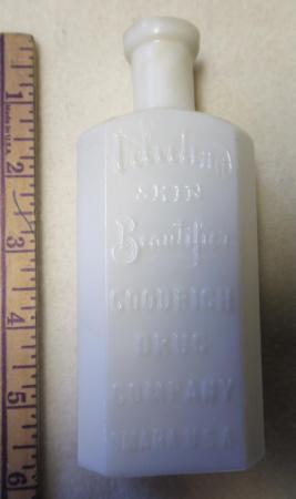 Velvetina Skin Beautifier, Goodrich Drug Company, Omaha, U.S.A. 