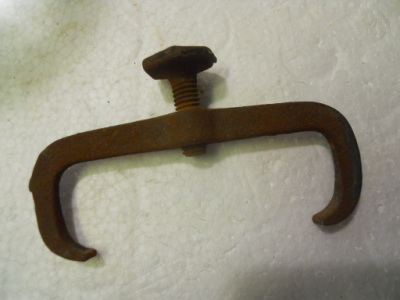 Cast Iron Clamp for Rounded Shoulder Jars