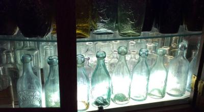 CT Historical Flasks, Patent Meds, Pharmacy Bottles & Soda Bottles